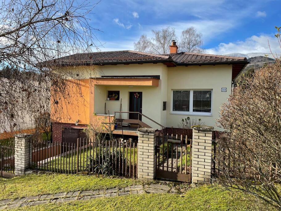 Вилла Oddych Pri Martinskych Holiach /Mountains Vacation Экстерьер фото